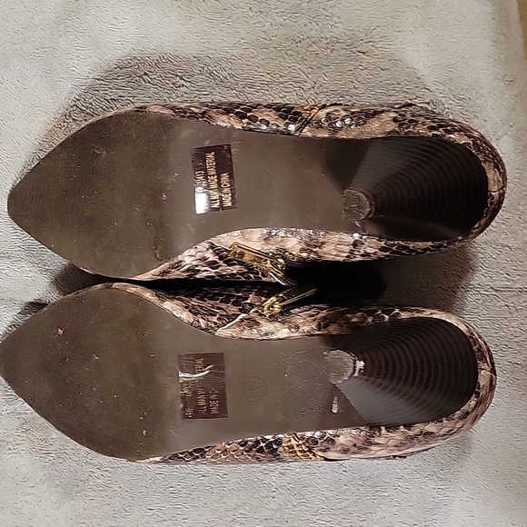 Faux Snake skin boots - Picture 4 of 7